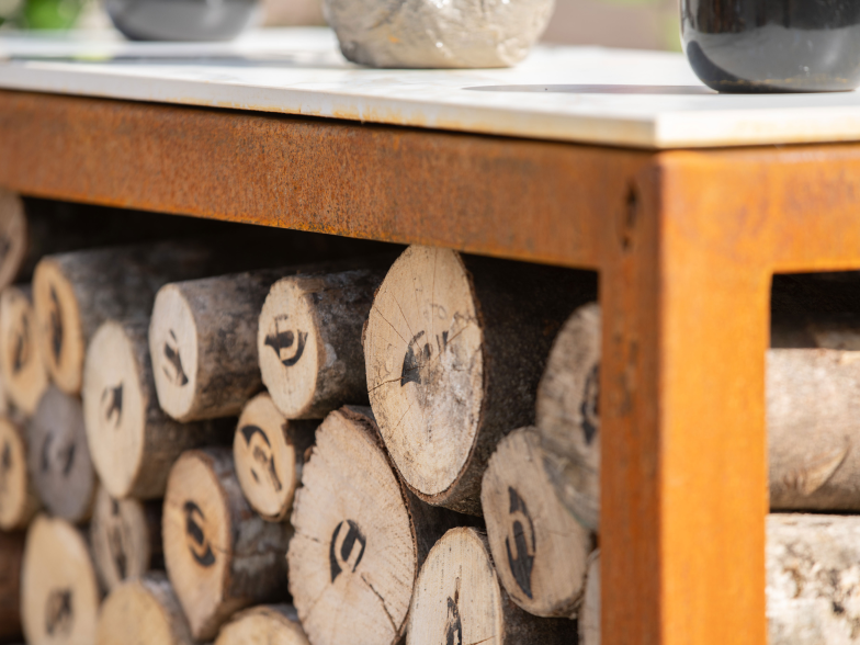 Kaminholzregal STANDARD 200 × 200 cm - natürliche Rostpatina - Rückwand